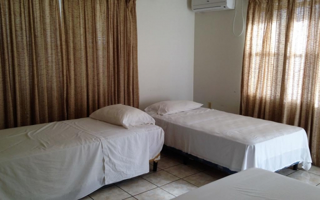 hotel sunrise -corn island-