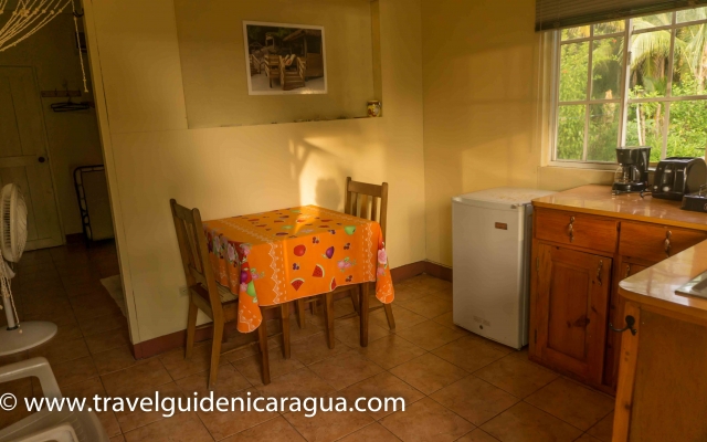 hostal coconut palms -corn island-