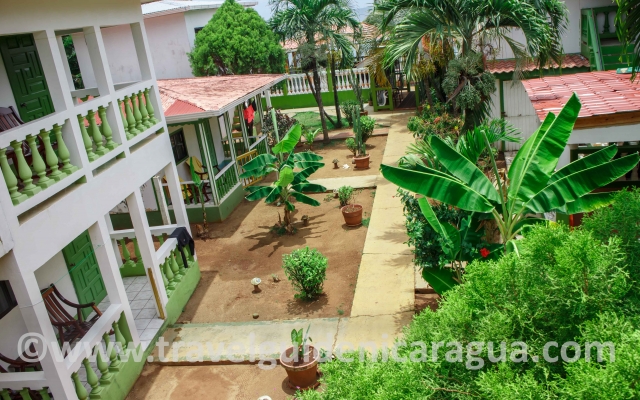 hotel los delfines -little corn island-