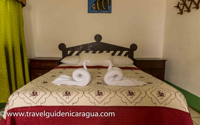 hotel los delfines -little corn island-