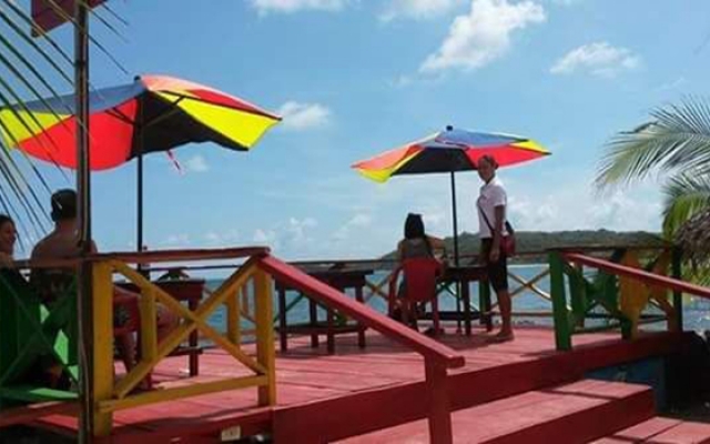 spekito´s bar -corn island-